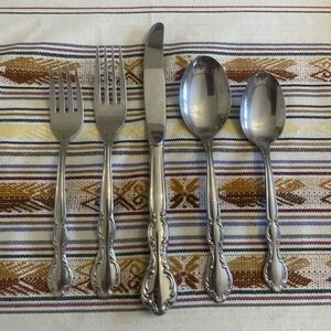 5 Piece Vintage William Roberts‎ Stainless Steel Royal Manor Pattern Silverware